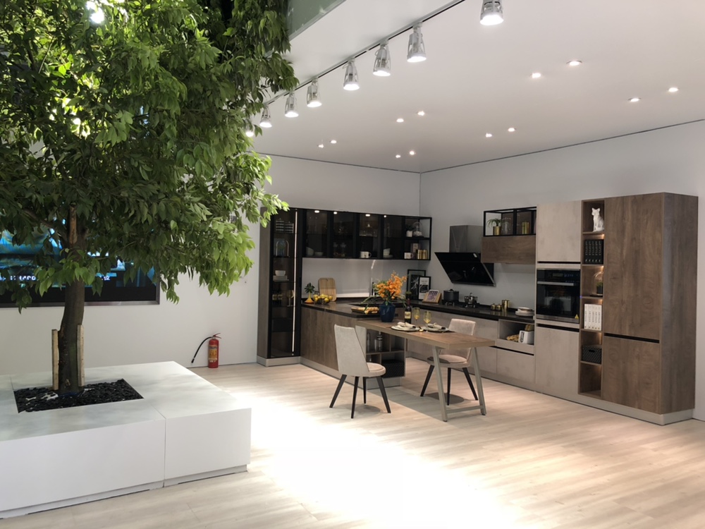 恒峰g22全新环保概念馆亮相成都国际家具展，引领环保新风尚！
